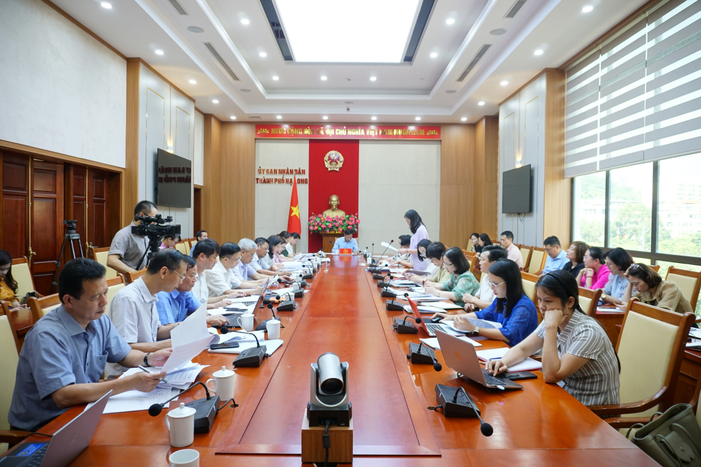 Đoàn giám sát HĐND tỉnh làm việc với UBND thành phố Hạ Long về về kết quả triển khai thực hiện một số nghị quyết của HĐND tỉnh liên quan đến công tác an sinh xã hội đối với người dân trên địa bàn tỉnh, giai đoạn 2017-2022.