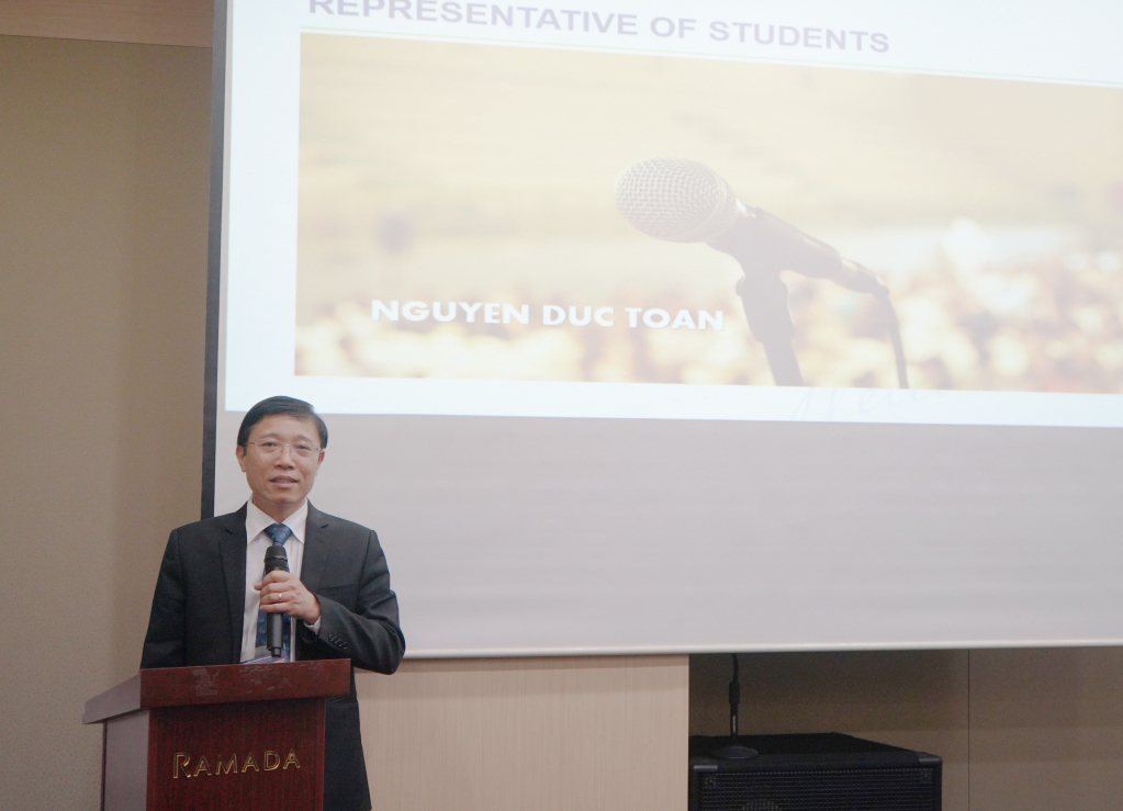 Tiến sỹ Nguyễn Đức Toàn phát biểu tại lễ khai giảng