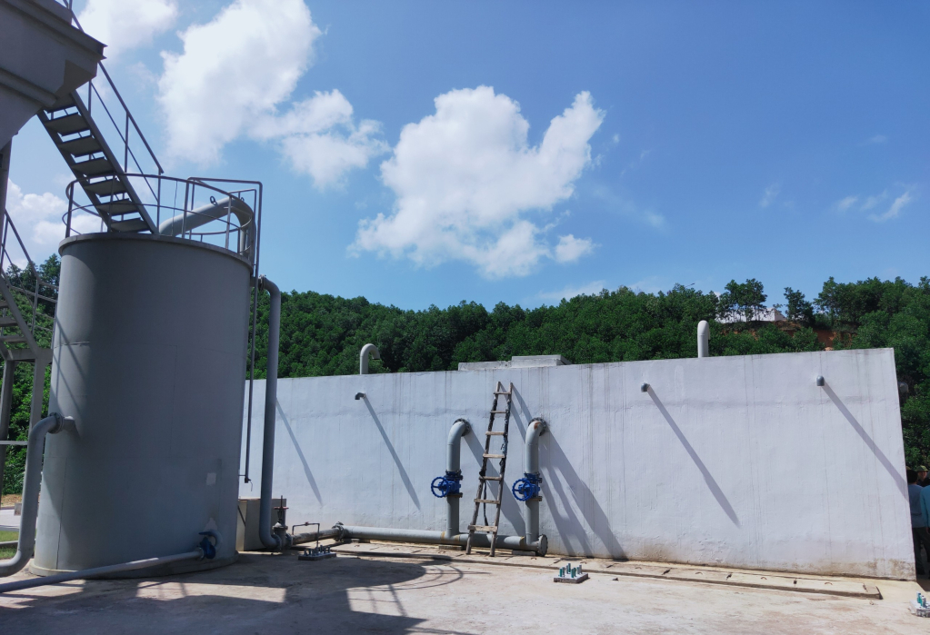 Hệ thống trạm xử lý nước sạch Hồ chứa nước Khe Mười tại thôn Khe Sâu, xã Nam Sơn với tổng kinh phí gần 15 tỷ đồng sau hơn 4 tháng thực hiện đã hoàn thành và đưa vào sử dụng.