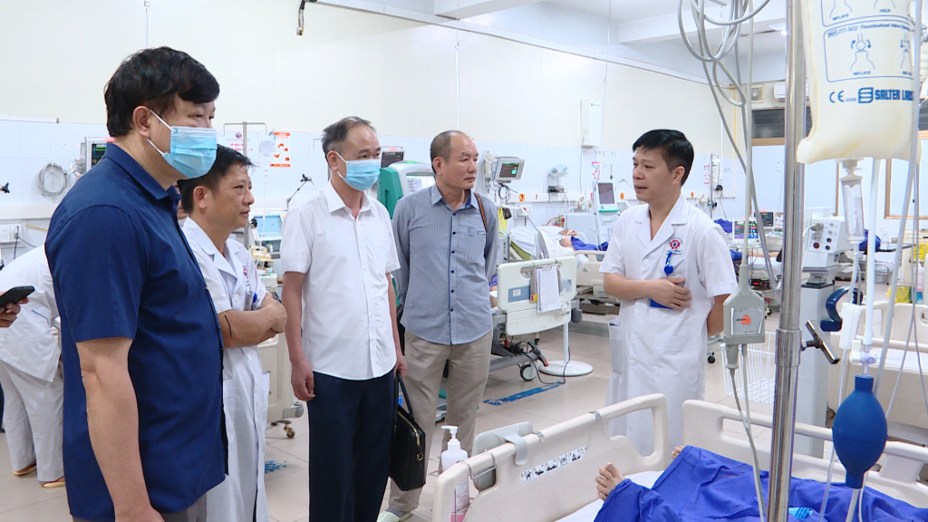 Chủ tịch Liên hiệp các hội khoa học và kỹ thuật tỉnh Nguyễn Quang Phương , Trưởng đoàn công tác khảo sát thực tế đề tài 