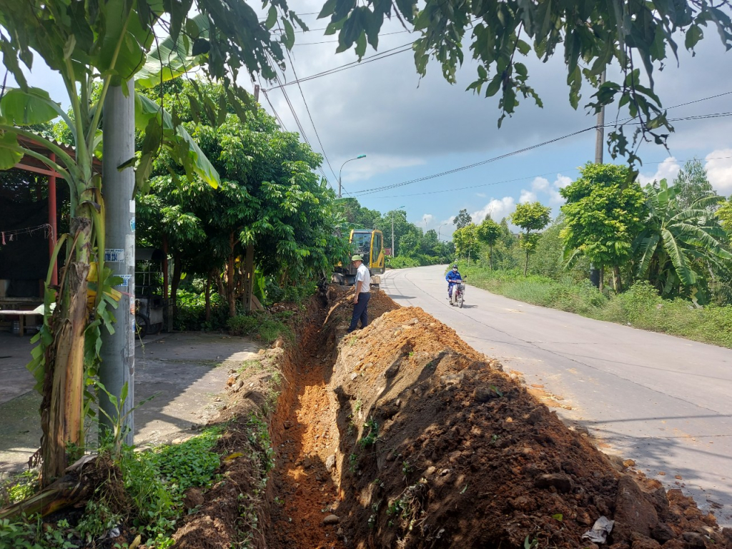 Thi công lắp đặt hệ thống nước sạch xã Tràng Lương.