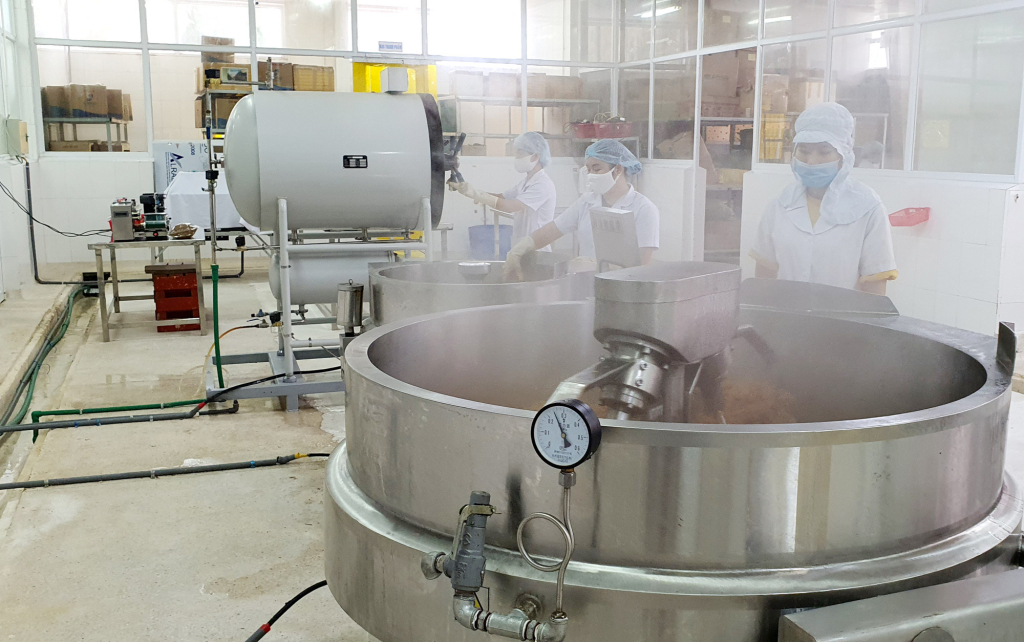 Công ty TNHH Sản xuất và Thương mại thủy sản Quảng Ninh ứng dụng KHCN chế biến các sản phẩm ruốc hàu, ruốc cá, ruốc tép, ruốc bề bề. 