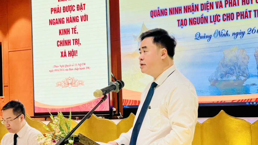 PGS.TS Phạm Minh Tuấn, Phó Tổng biên tập phụ trách Tạp chí Cộng sản phát biểu kết thúc phiên thảo luận thứ nhất.