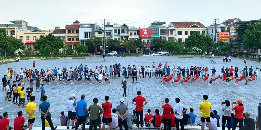 Môn thi kéo co tại Ngày hội văn hóa thể thao CNVCLĐ năm 2023 tại huyện Vân Đồn (Ảnh: LĐLĐ huyện Vân Đồn cung cấp).