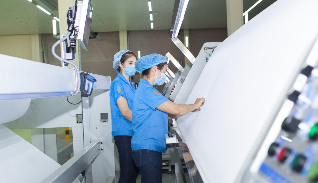 Sản xuất sản phẩm sợi dệt tại Công ty TNHH khoa học kỹ thuật Texhong Liên Hợp (KCN Cảng biển Hải Hà). Ảnh: Mạnh Trường