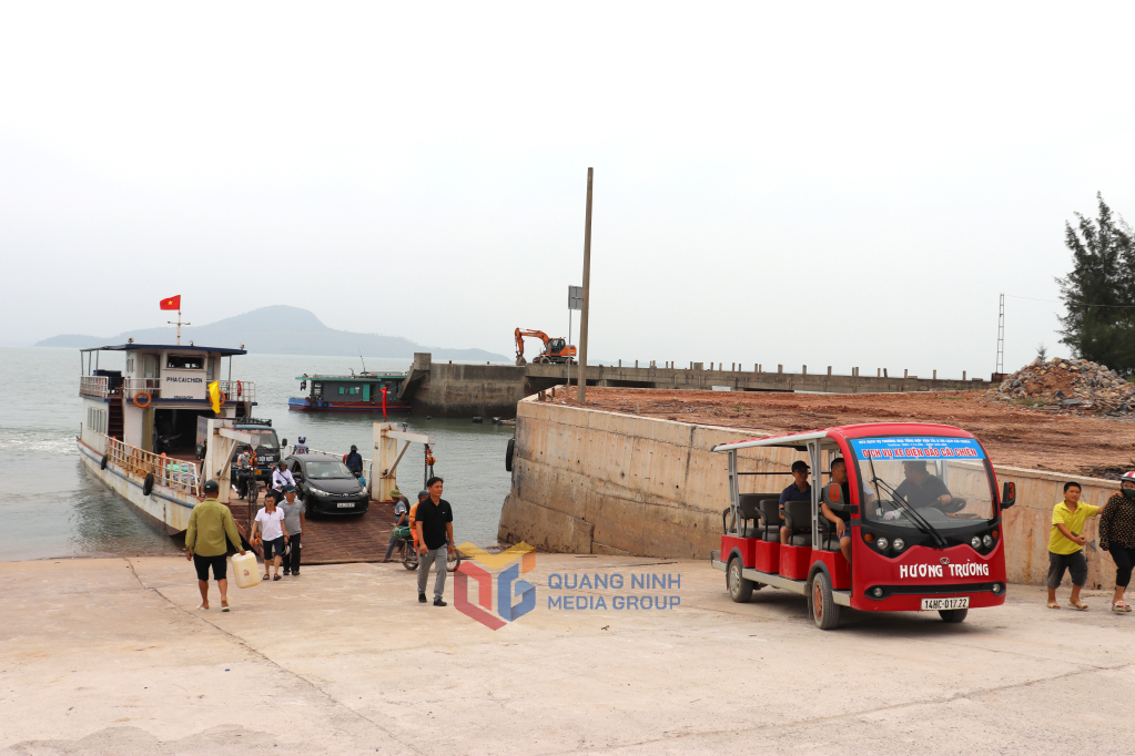 Hệ thống bến phà đi Cái Chiên đã được nâng cấp trước mùa du lịch để phục vụ du khách.