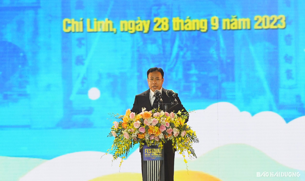 Đồng chí Hoàng Quốc Thưởng, Ủy viên Ban Thường vụ Tỉnh ủy, Bí thư Thành ủy Chí Linh phát biểu khai mạc.