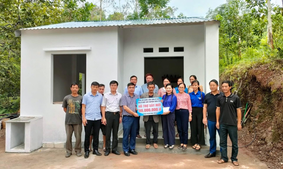 Tiên Yên: Gần 2,4 tỷ đồng kinh phí từ xã hội hóa để xóa nhà ở tạm