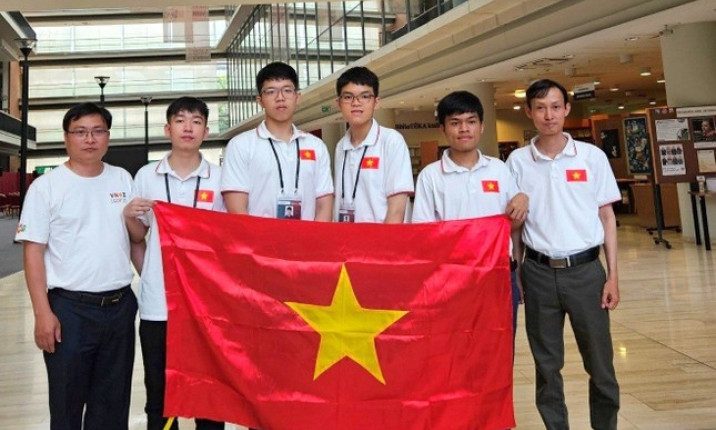 Học sinh Việt Nam giành 4 huy chương Olympic Tin học quốc tế