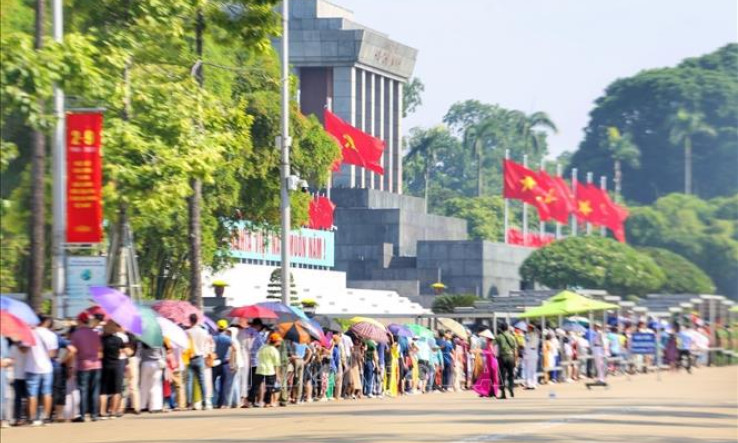Gần 33.000 lượt người vào Lăng viếng Bác trong ngày 2/9