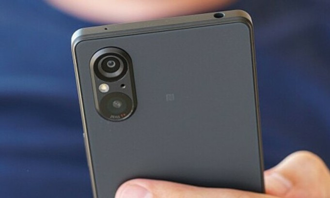 Sony cắt giảm camera trên mẫu điện thoại nghìn USD