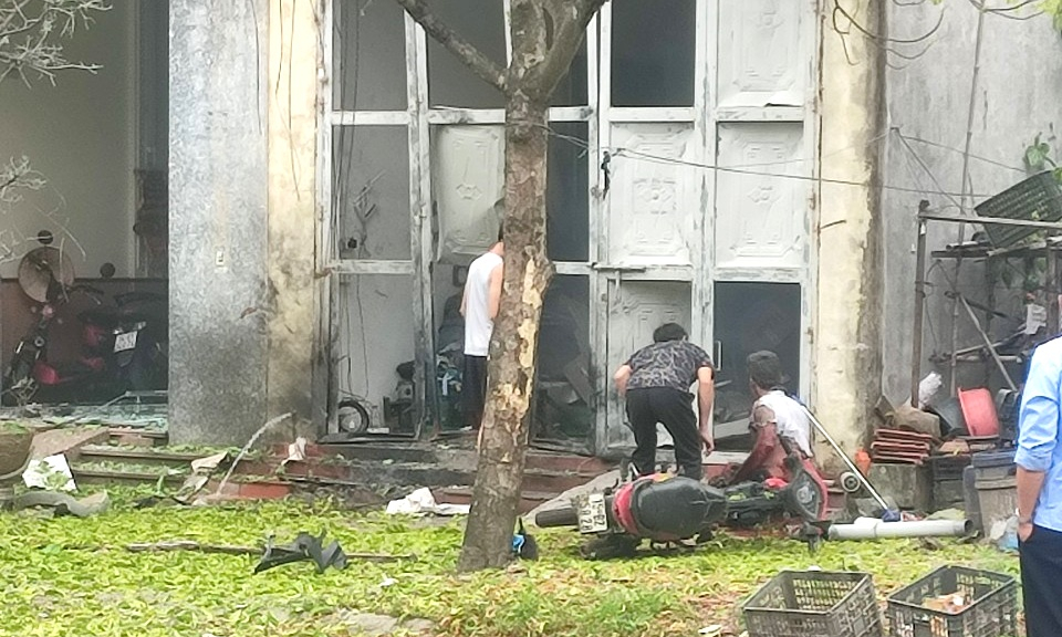 Cẩm Phả: Xảy ra vụ nổ khiến 3 người trong gia đình bị thương
