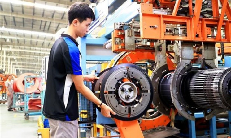 Công nghiệp là lĩnh vực bị tác động nặng nề nhất của kinh tế Việt Nam