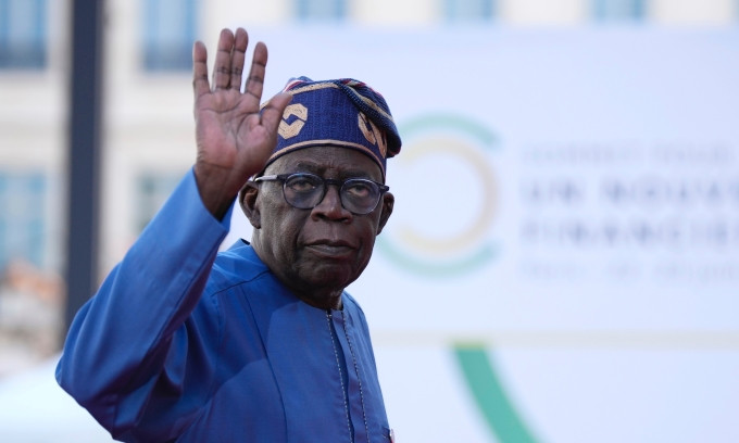 Nigeria triệu đại sứ trên khắp thế giới về nước