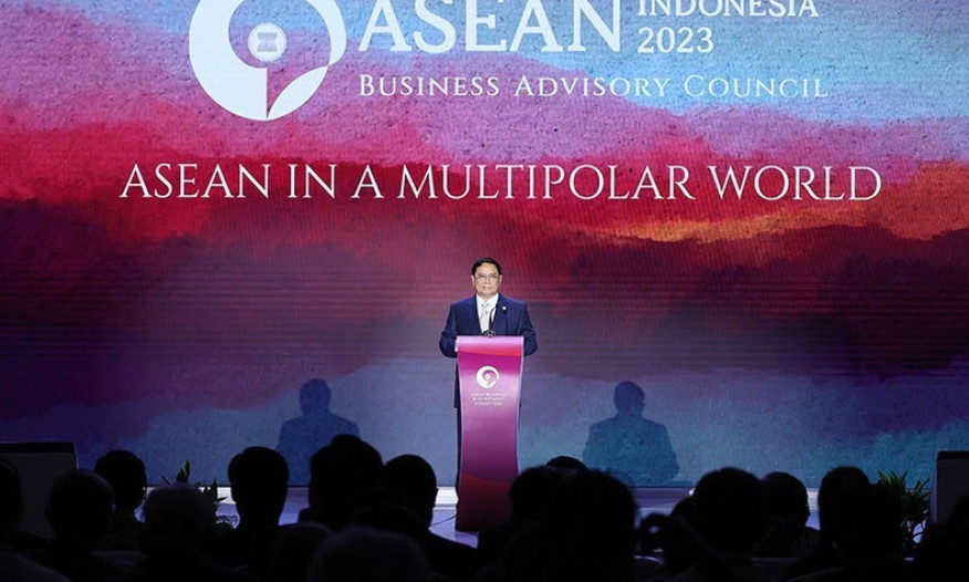 PM delivers speech at ASEAN Business and Investment Summit