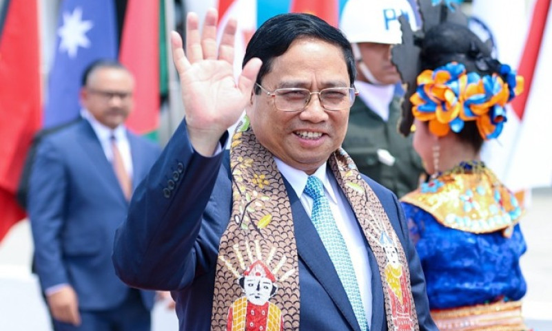 PM arrives in Jakarta to attend 43rd ASEAN Summit