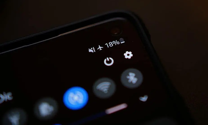 Lý do smartphone sụt pin nhanh