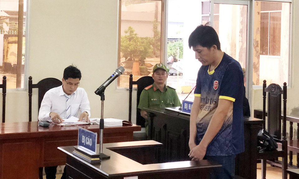 Sát hại người tình, tự tử 3 lần bất thành, người đàn ông lĩnh án 18 năm tù