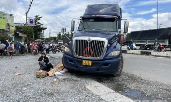 Xe đầu kéo rẽ vào cây xăng cán nữ sinh lớp 8 tử vong thương tâm