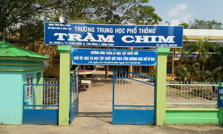 Hỗ trợ học phí cho 2 con thầy hiệu trưởng qua đời trong ngày khai giảng 