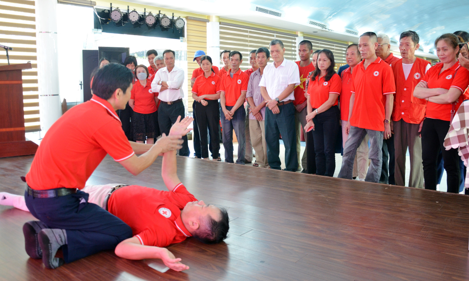 Tập huấn sơ cấp cứu ban đầu cho các tình nguyện viên ATGT