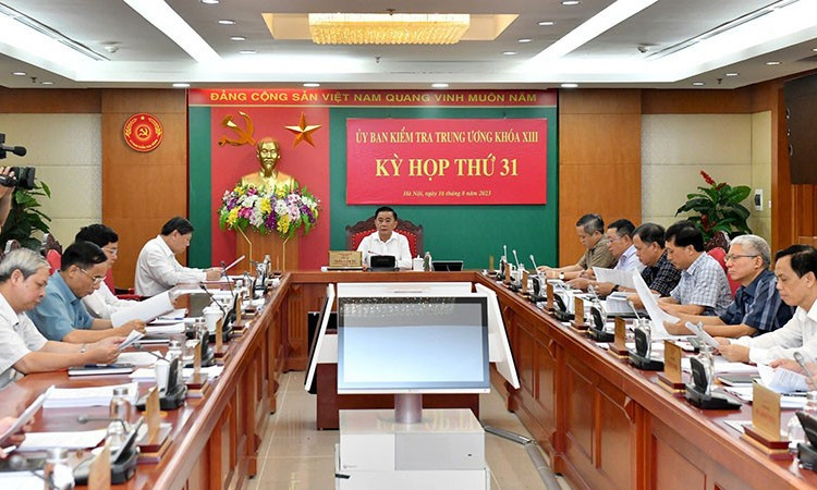 Bộ Chính trị đề nghị kỷ luật Bí thư Tỉnh ủy Bến Tre