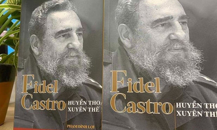 Hai cuốn sách khắc họa chân dung của Chủ tịch Cuba Fidel Castro