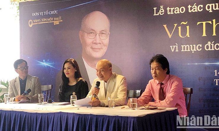Nhạc sĩ Vũ Thành An trao tặng di sản âm nhạc để làm thiện nguyện