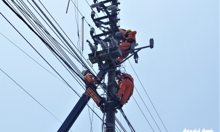 Bộ Công Thương vẫn muốn đưa khoản lỗ vào giá điện