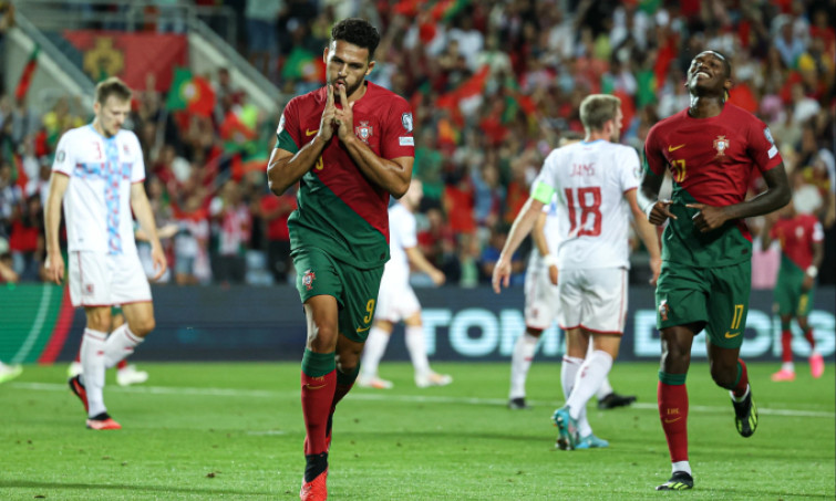 Bồ Đào Nha thắng 9-0 khi vắng Ronaldo