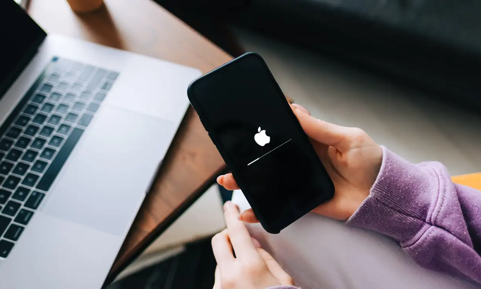Apple phát hành bản vá khẩn cấp, sửa lỗi nghiêm trọng trên iPhone và Mac