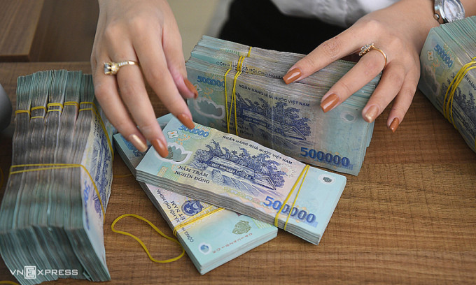 Hai ngân hàng quốc doanh hạ lãi suất tiết kiệm về 5,5%