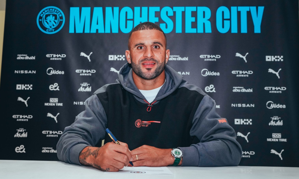 Kyle Walker gia hạn với Man City đến năm 2026
