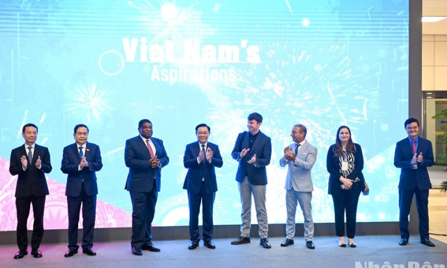 'Make in Vietnam' innovative products introduced to global young parliamentarians 