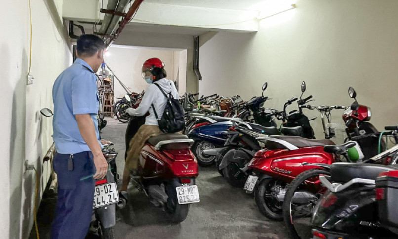 Người dùng xe điện hoang mang vì bị cấm sạc