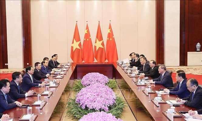 Thủ tướng Chính phủ Phạm Minh Chính hội đàm với Thủ tướng Quốc vụ viện Trung Quốc Lý Cường