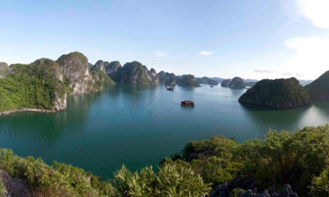 Tự hào có Vịnh Hạ Long