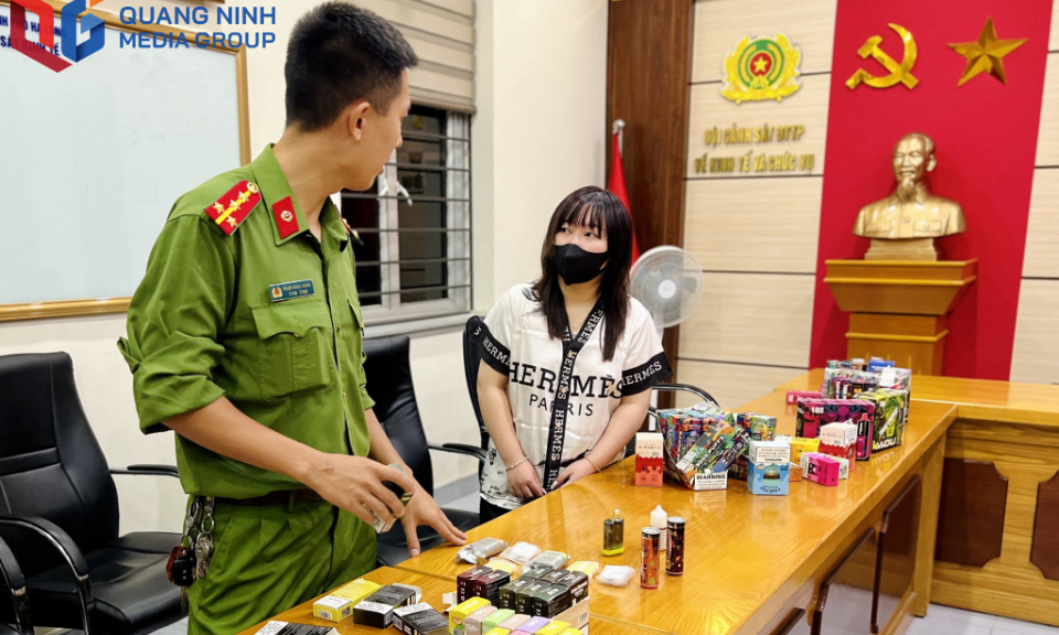 Hạ Long: Chủ tiệm nail buôn lậu hàng nghìn sản phẩm thuốc lá điện tử