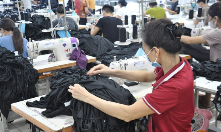 Mức xử phạt khi sa thải người lao động trái luật
