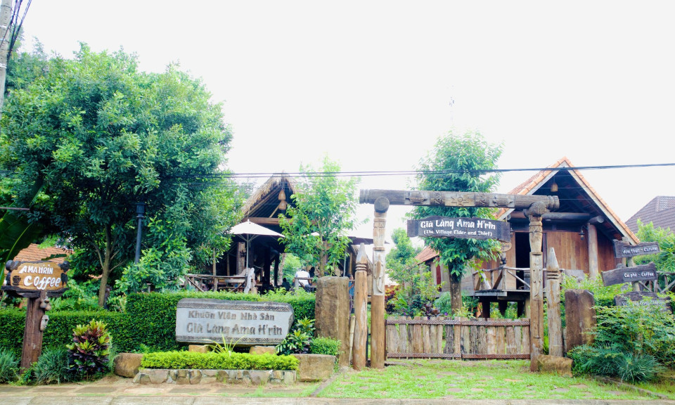 Vẻ đẹp buôn cổ giữa lòng thành phố cà phê