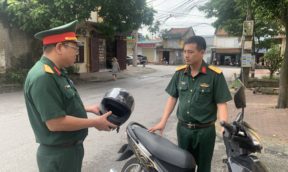Lực lượng vũ trang tỉnh: Thực hiện nghiêm việc chấp hành Luật giao thông