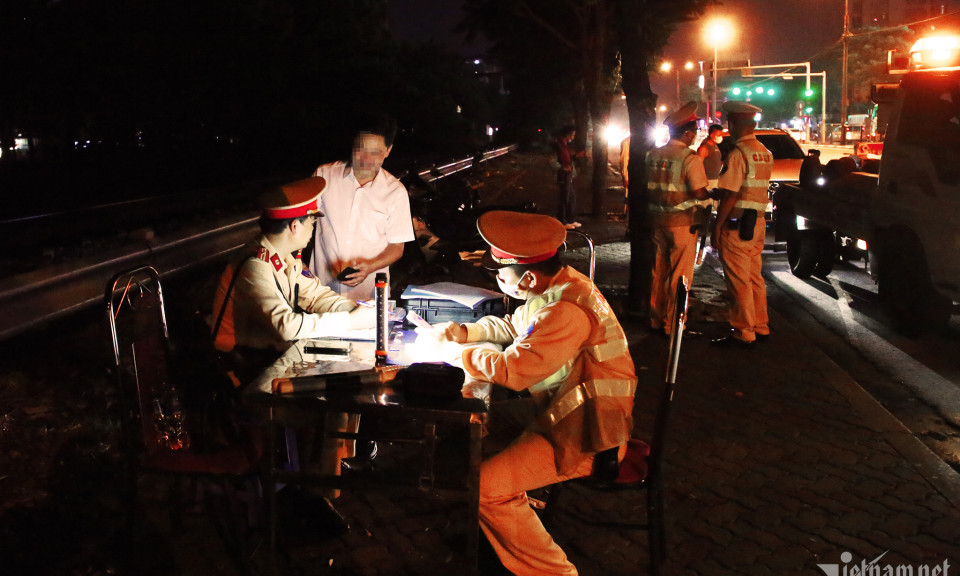 Không chấp hành đo nồng độ cồn, nam tài xế ở Hà Nội bị xử phạt 56,5 triệu  đồng - Báo Quảng Ninh điện tử