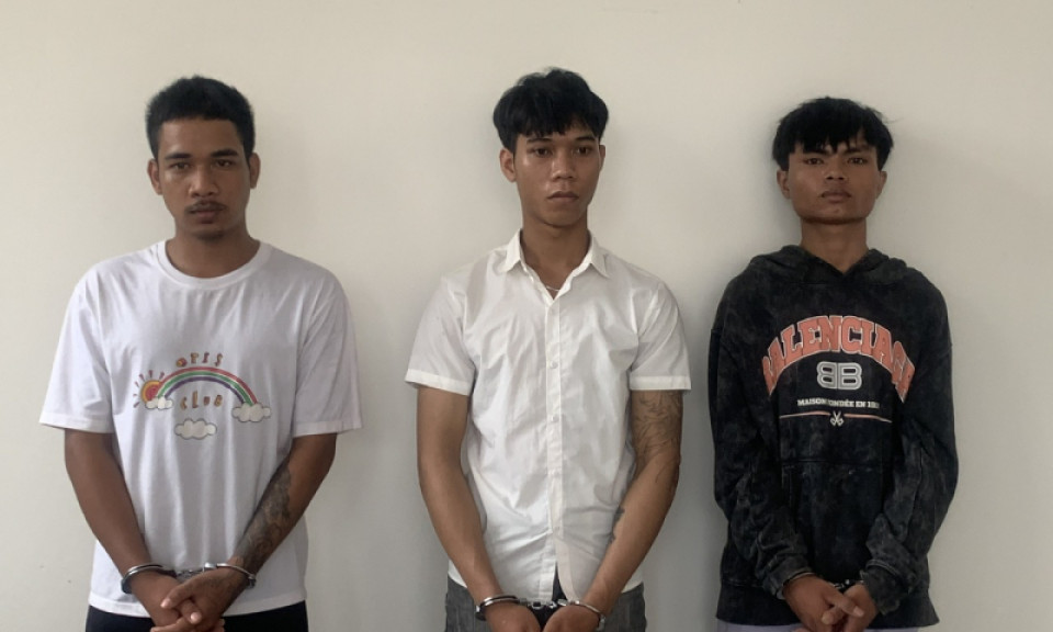 Khởi tố nhóm đối tượng dùng súng rulo cướp ngân hàng