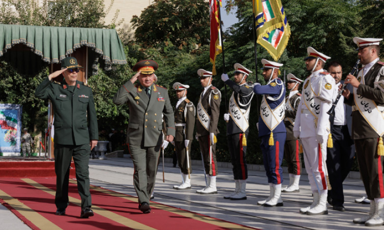 Bộ trưởng Quốc phòng Nga thăm Iran