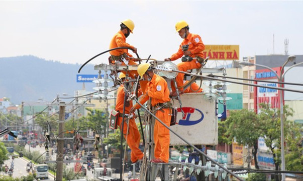 EVN lỗ hơn 28.000 tỷ đồng sau 8 tháng