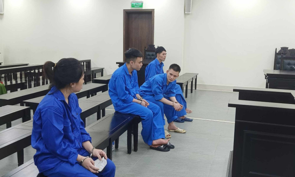 Cướp tài sản của người nước ngoài, nam phiên dịch lĩnh 13 năm tù