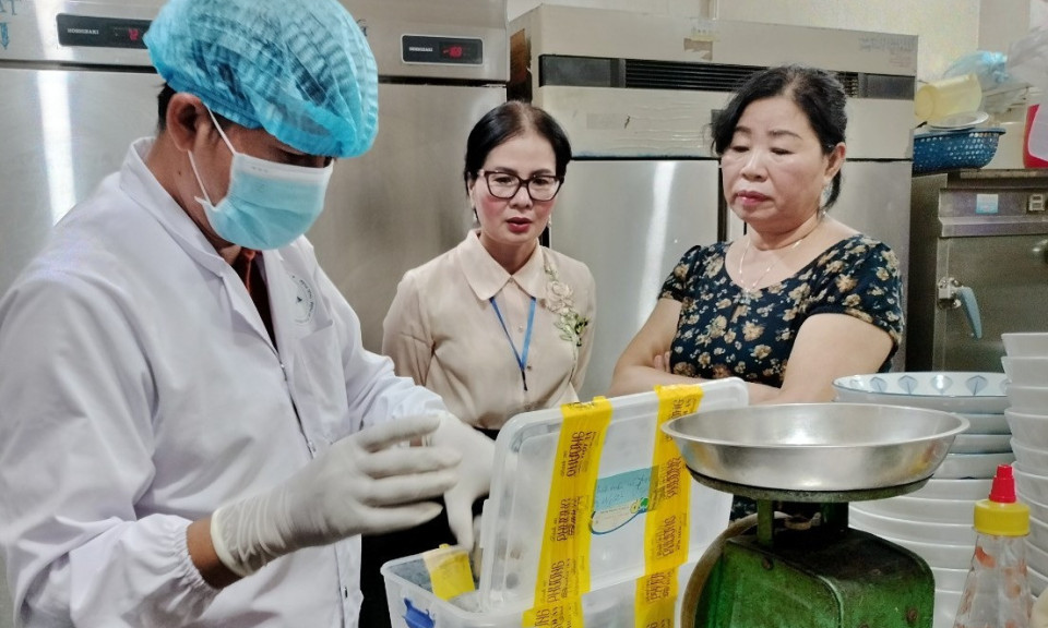Tìm thấy nhiều loại vi khuẩn nguy hiểm trong mẫu bánh mì Phượng