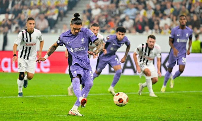 Liverpool lần thứ tư thắng ngược mùa này