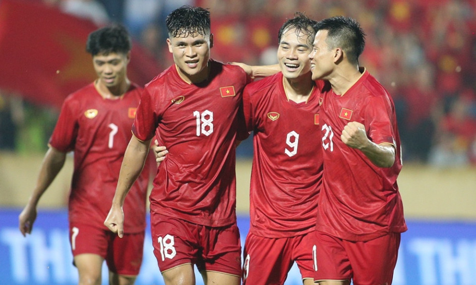 Tuyển Việt Nam đứng im trên bảng xếp hạng FIFA