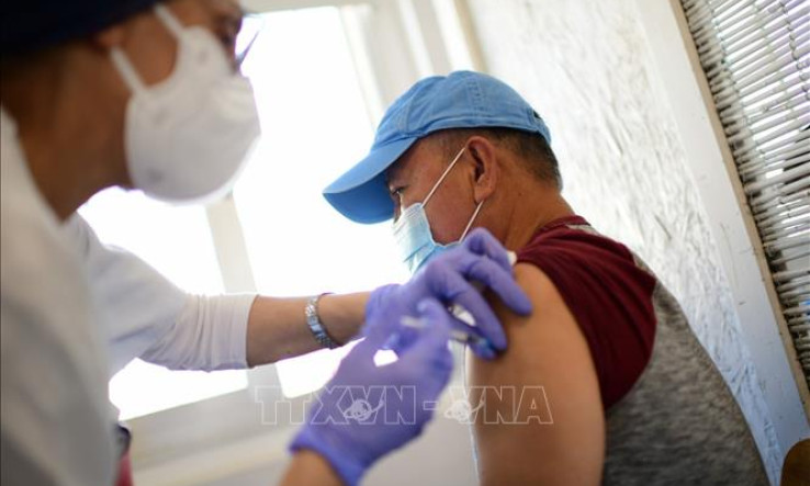 Israel khởi động tiêm vaccine phòng các biến thể phụ mới của Omicron